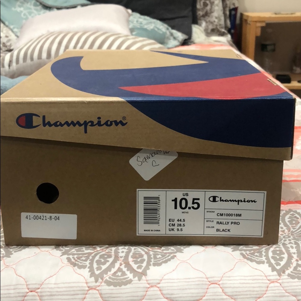Champion shoes size 10.5 worn twice askin40$